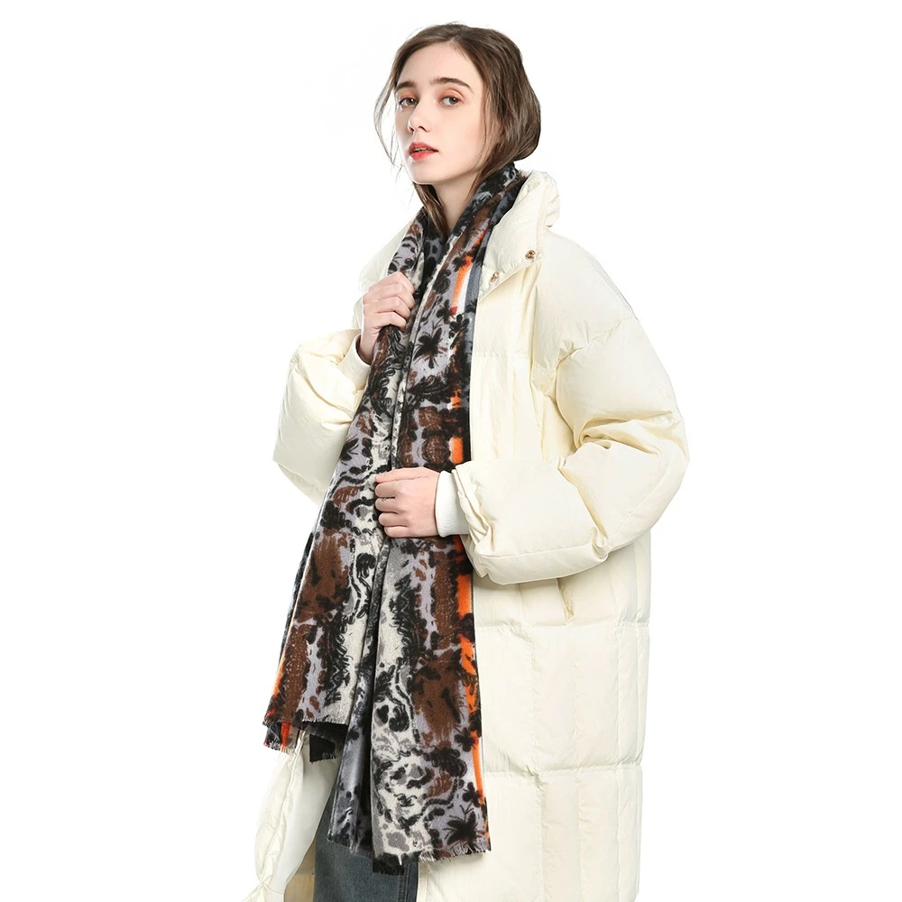 

2021 Fashion Color Lace Printed Scarves Women's Folar Classic Scarves All-match Cashmere Square Scarves Muslim Headscarves