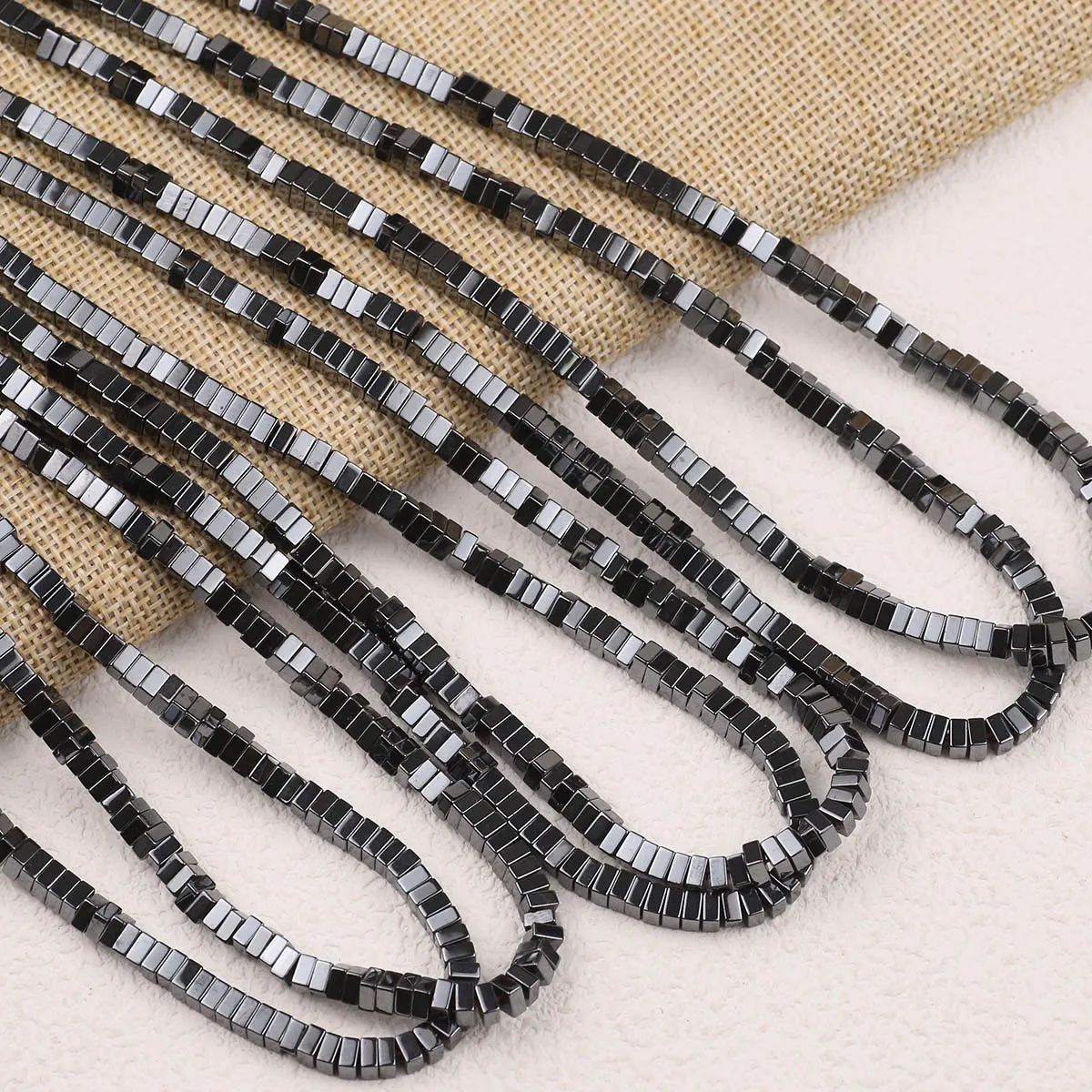 Квадратные прямоугольные плоские натуральные камни черный гематит разделитель