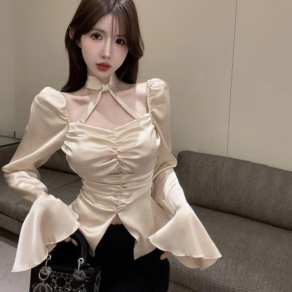 Женская атласная блузка с длинным рукавом открытой спиной и разрезом