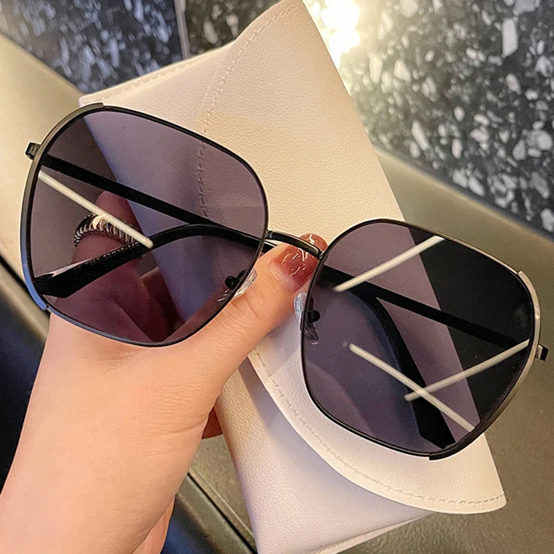 

New Large Square Color Sunglasses Ladies Classic Big Design Sunglasses UV Protection Sunglasses Sunglasses Metal Temples