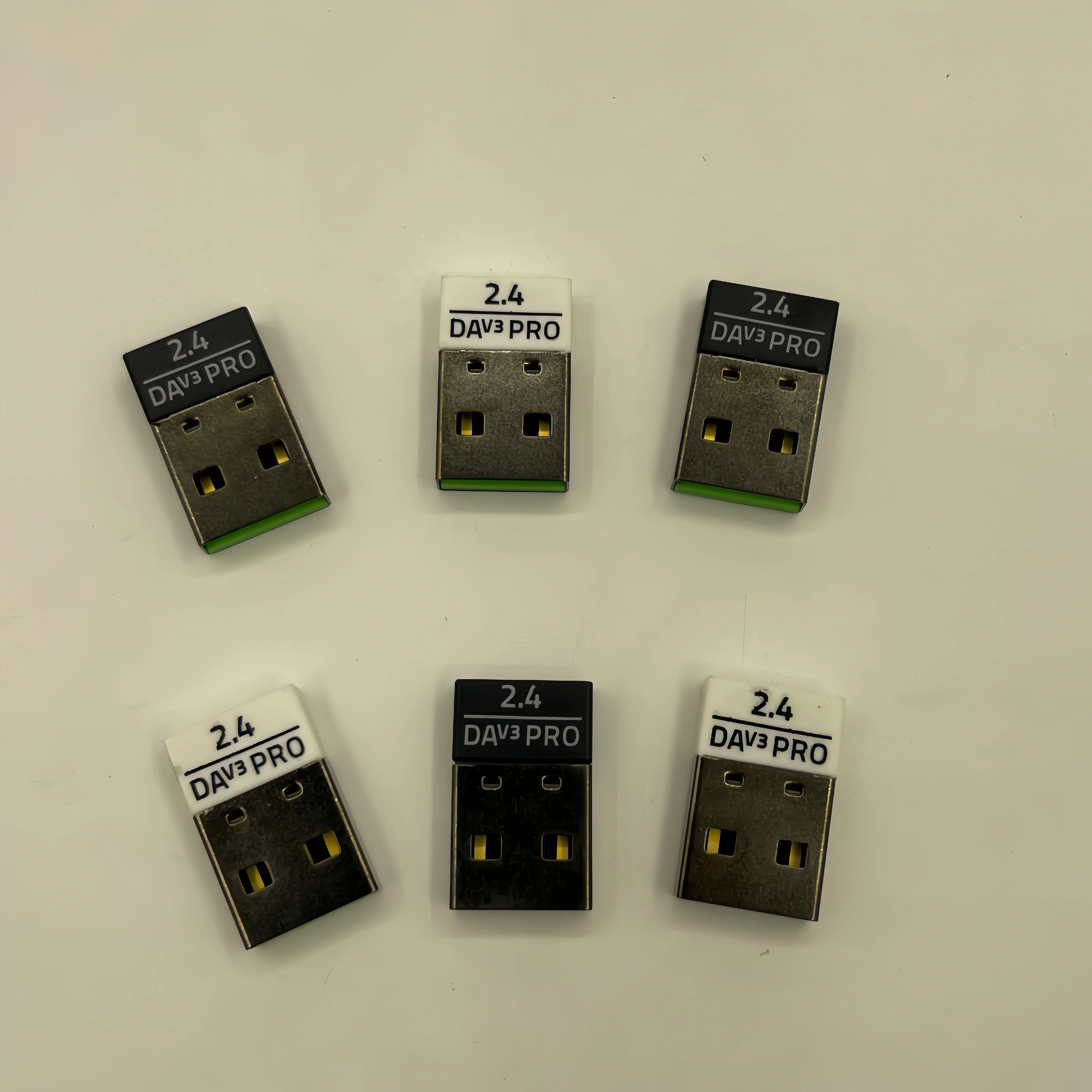 Фото 1 шт. беспроводной USB-адаптер-приемник для мыши Razer DeathAdder V3 Pro, артикул: RZ01-04630100/RZ01-04630200 №1