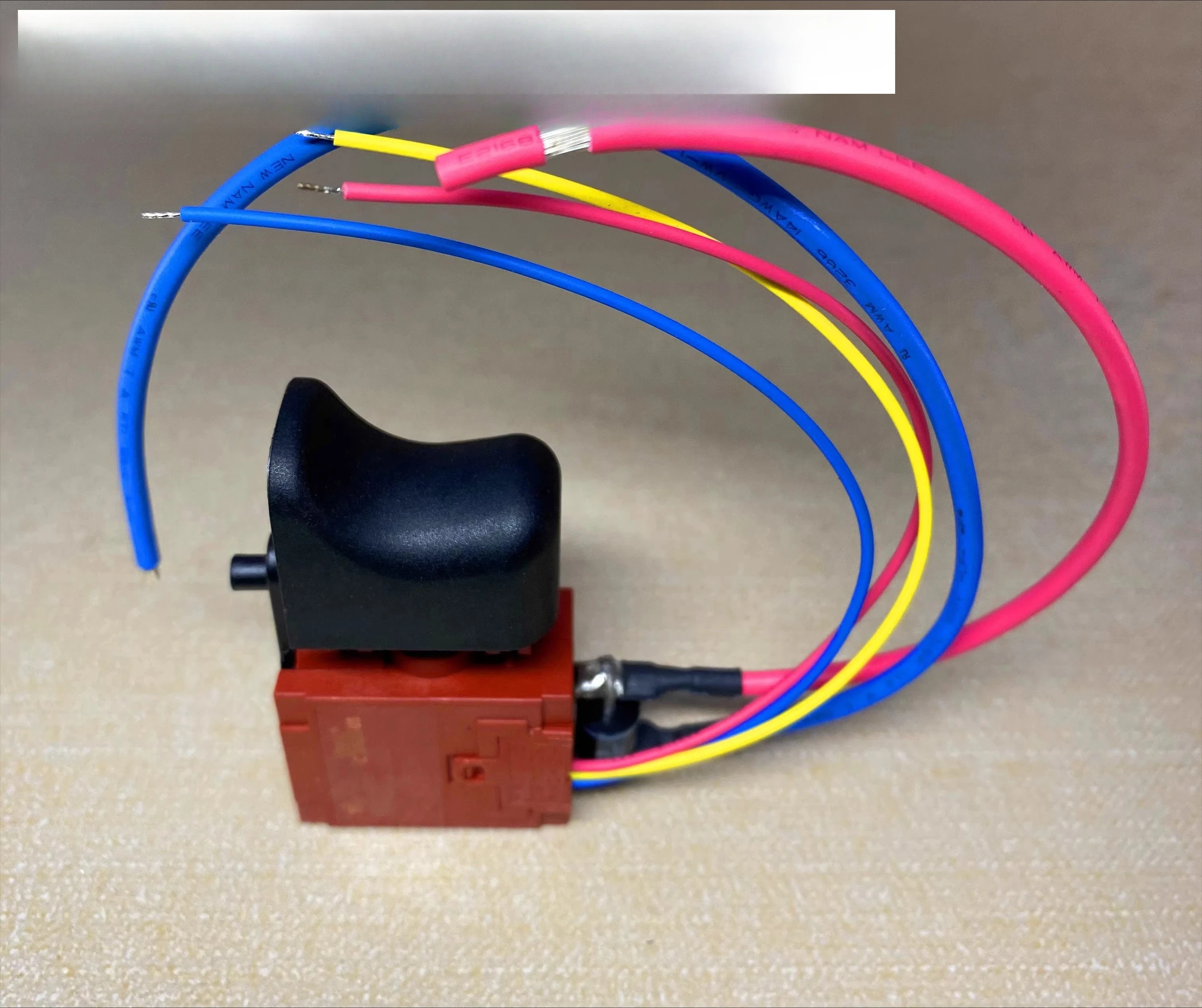Фото Выключатель для электродрели BGH-1120A 42VDC 20.1RA, артикул 760526010 №1