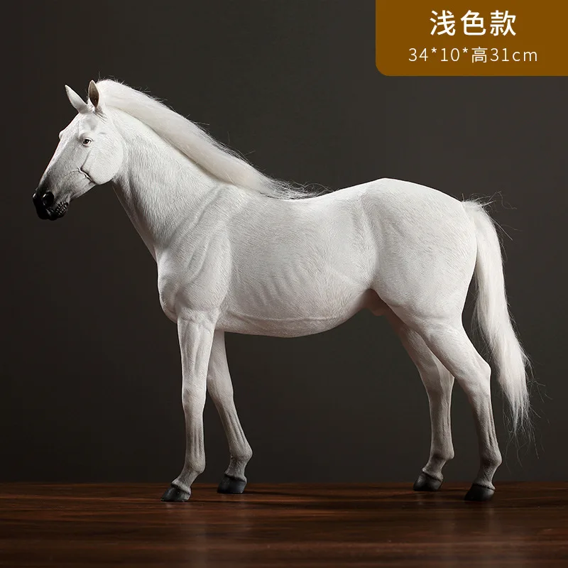 

Статуэтка лошади из смолы