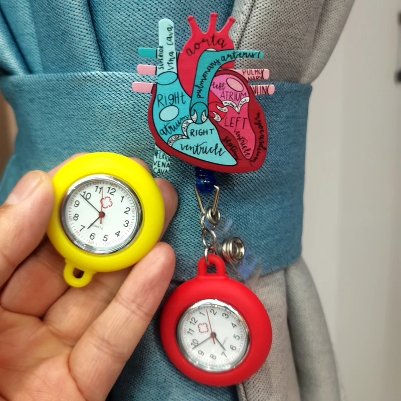 Акриловые часы-бейджи с анатомической схемой сердца