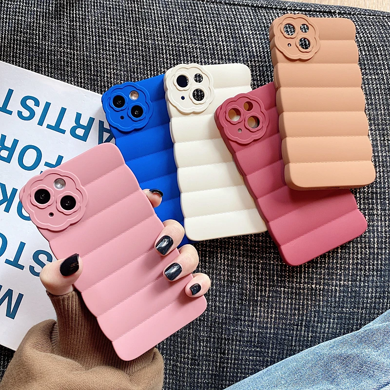 

Fashion Flower Border Down Jacket Case For iPhone 11 12 13 Pro Max 7 8 Plus Xr X Xs Max Camera Protection Soft Shockproof Cover