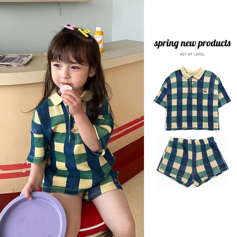 

Ins BoBo 2022 Kids Clothing Waffle Set Girls Boys Korean Version Baby Lapel Short Sleeves T Shirt Children Printed Plaid Suit