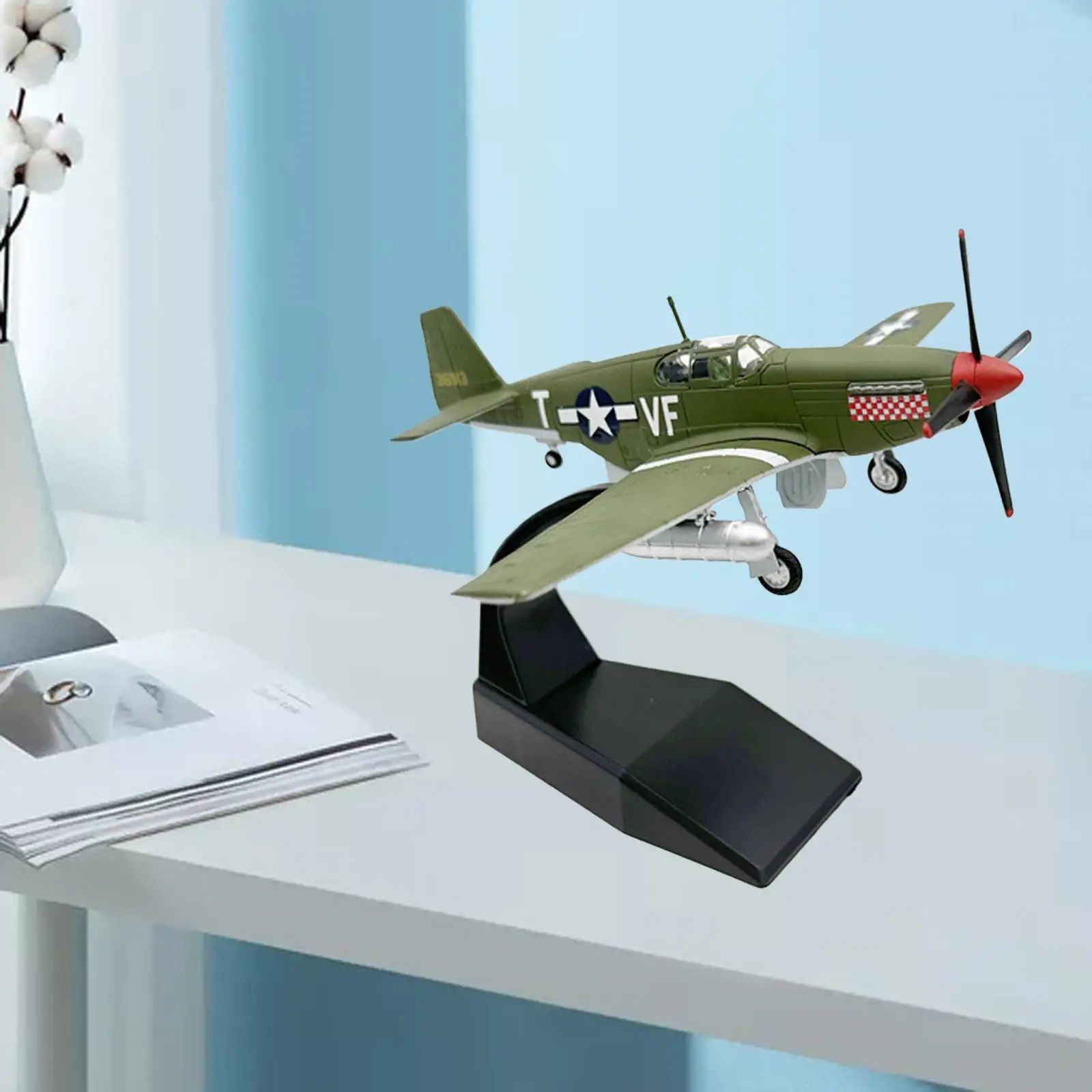 

1:72 Scale P51 Fighter Souvenir Gift Collection Aircraft Ornament with Base for TV Cabinet Cafe Bookshelf Home