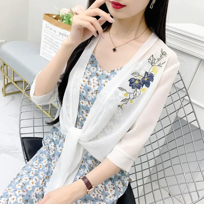 

Summer Thin White Embroidery Half Sleeve Shrugs Chiffon Bridal Cape Evening Formal Party Dress Shawls Wraps Women Bolero E48