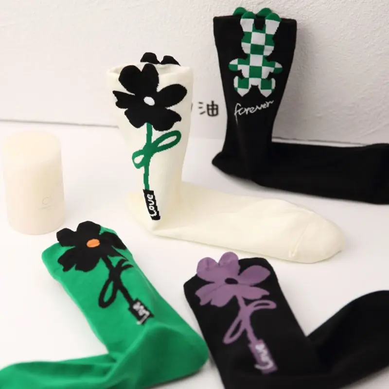 

High Quality Cute Kawaii Women's Socks Floral Rabbit Cartoon Funny Socks Autumn Winter Middle Tube Fashion Casual Socks Eu35-40