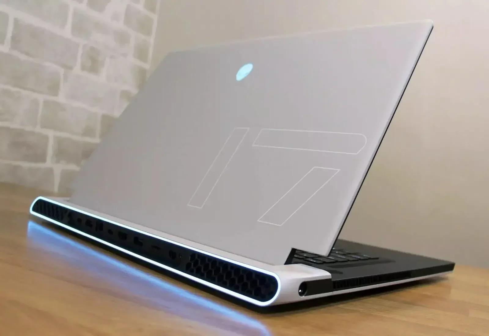 Летняя скидка 50% ГОРЯЧИЕ РАСПРОДАЖИ НА ноутбук Alienware X17 R2 i7-12700H 4 70 ГГц 32 ГБ 16 3080TI RTX