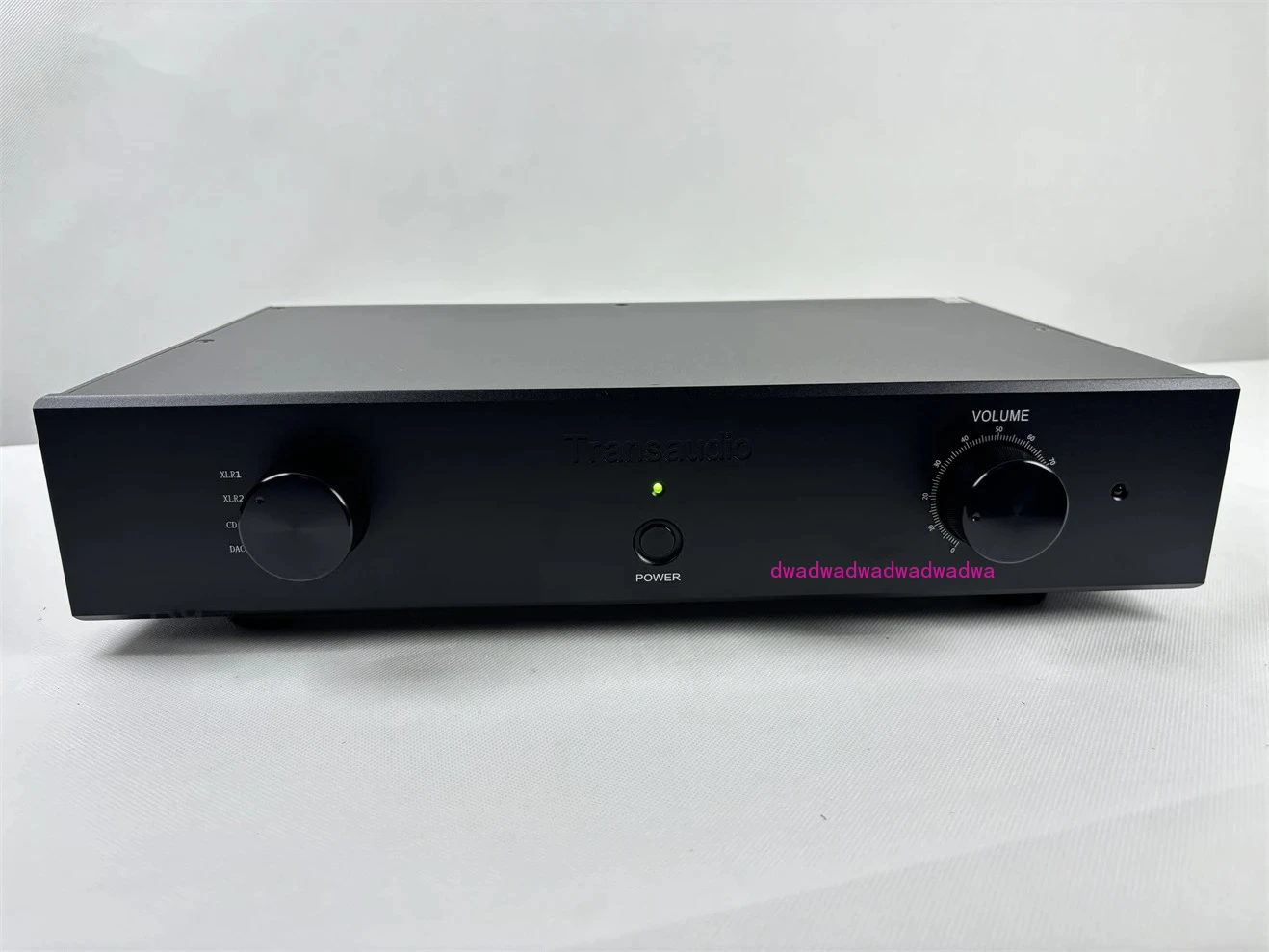 Фото Предусилитель FM266, HIFI-качество звука, превосходное качество звука, возможность одновременного подключения 4 двухканальных усилителей. №2