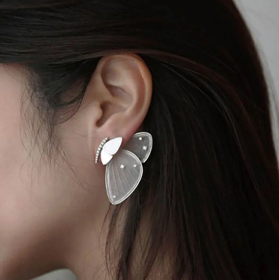

New transparent butterfly earrings unique S925 elegant women classic insect sweet stud earring
