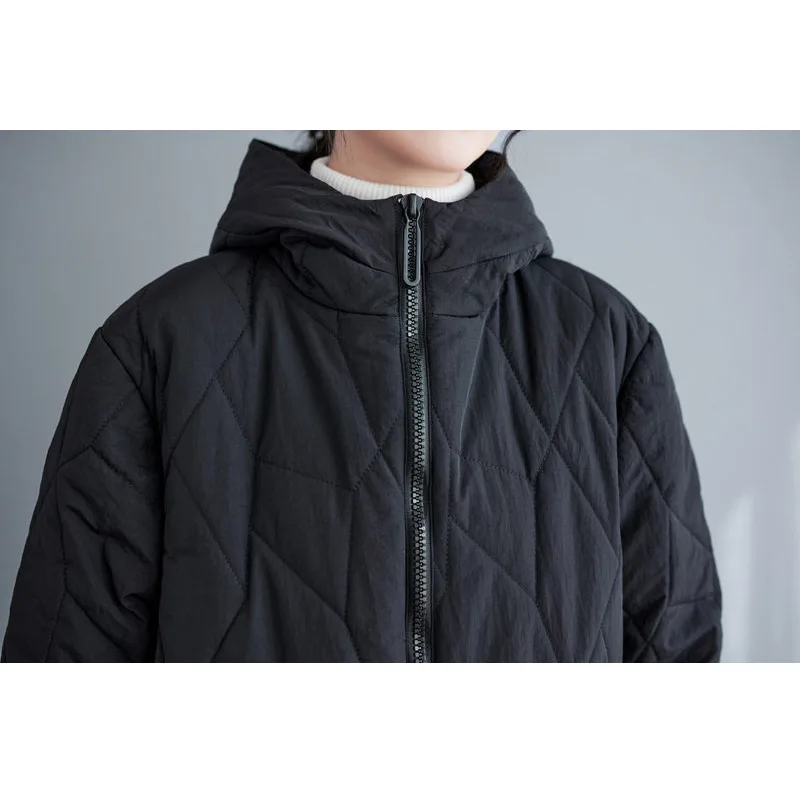 Женская утепленная куртка средней длины свободная легкая большого размера с