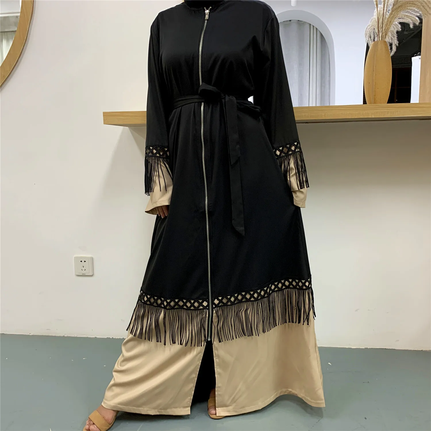 

Tassel Abaya Women Muslim Dress Kaftan Turkish Lace-up Big Swing Long Robe Islam Caftan Marocain Abayas Ramadan Islamic Clothing