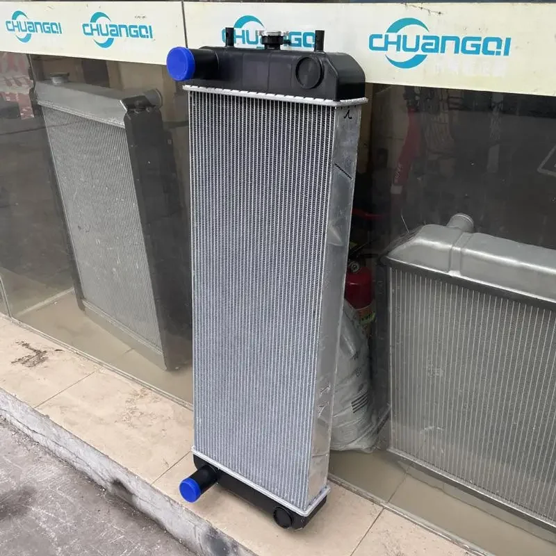 Детали экскаватора ZX135US-3 Номер детали радиатора резервуара для воды двигателя