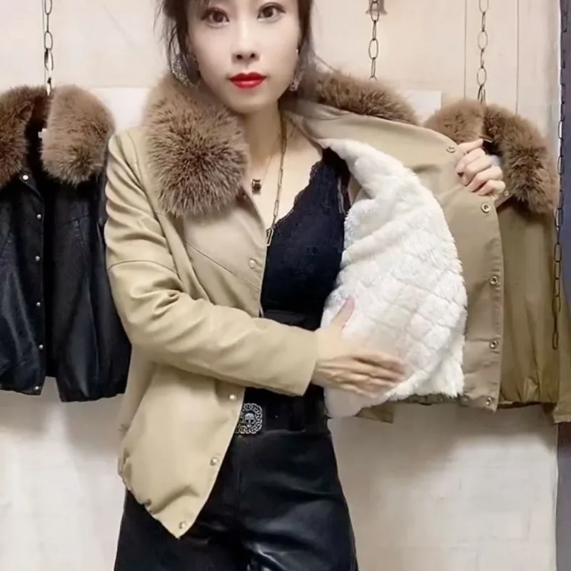 Женское утепленное пальто на флисе простое модное короткое из искусственной