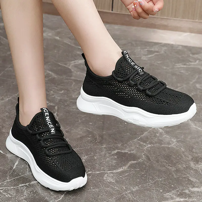 Hot Sale 2023 New Summer Mesh Sports Shoes For Women Fashion Light Causal Breathable Sneakers Female Designer Zapatos De Mujer