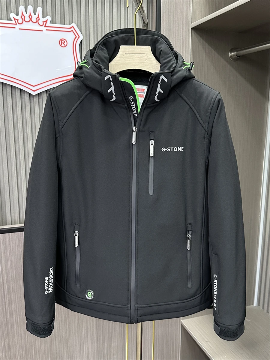 Тяжелая норвежская одежда для научных исследований со снежной горой