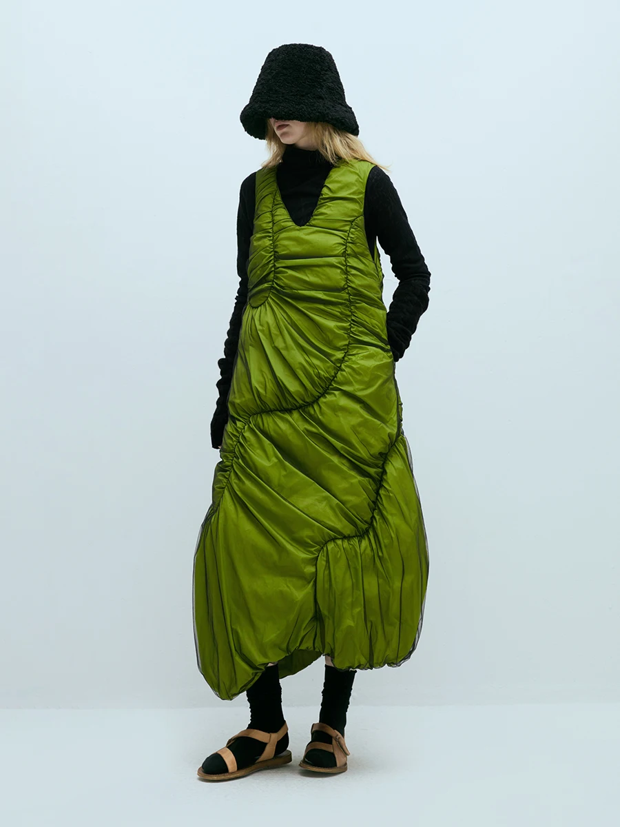 

IRINACH997 FW22 Collection Original Design Black Tulle Overlay Pleated White Down Dress Winter Women