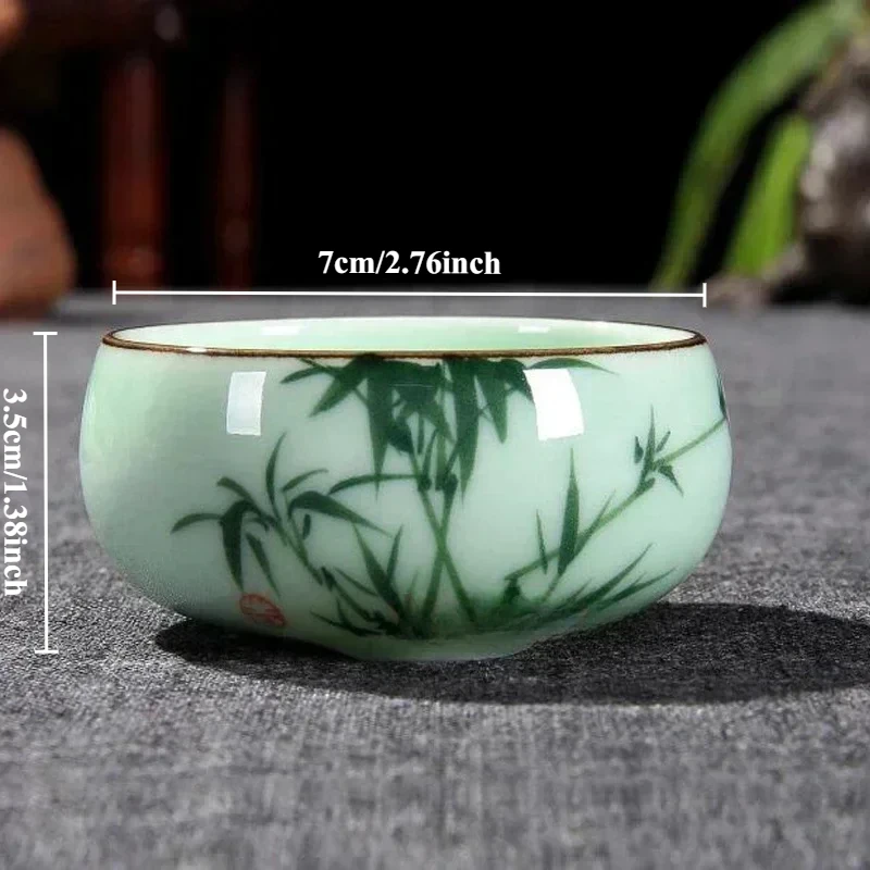 

Керамическая чашка Celadon с узором лотоса и бамбука
