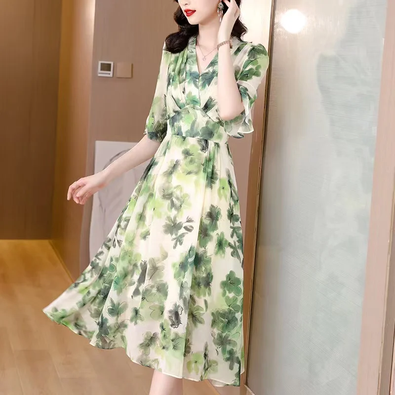 

2023 Spring and Summer New Waist Slimming V-neck Floral Dress Female Summer Sexy Temperament Skirt Chiffon Skirt Long Skirt