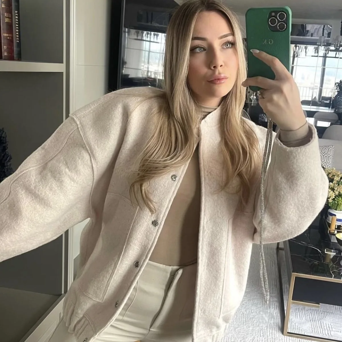 Рисунок 3 - Женское плюшевое пальто