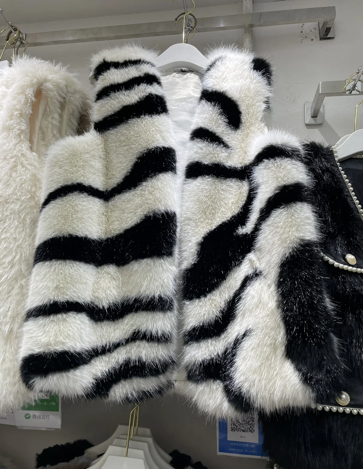 2022 New Autumn Winter Zebra Pattern Imitation Mink Hair Women Vest Coat Net Red All-match V-neck Sleeveless Faux Fur Waistcoat