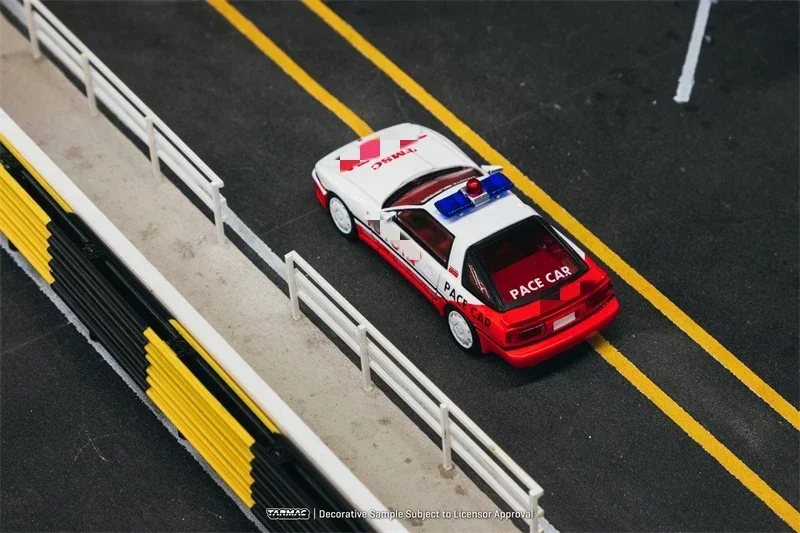 Литая под давлением модель автомобиля Tarmac Works 1:64 Supra Pace