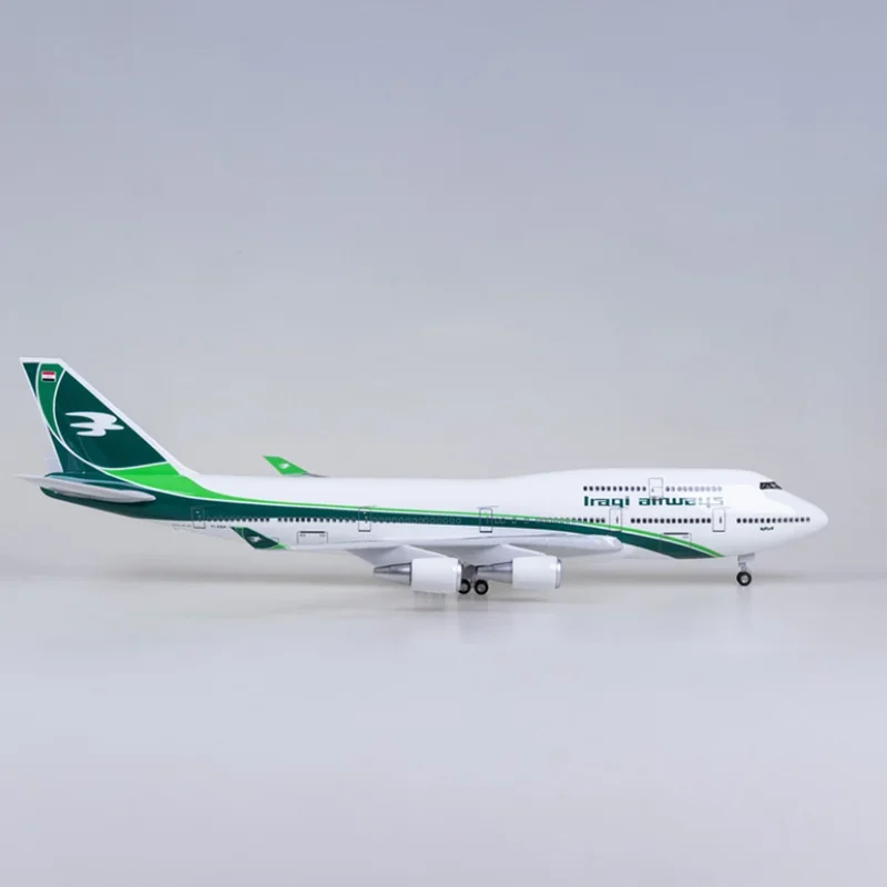 Модель самолета в масштабе B747 47 см