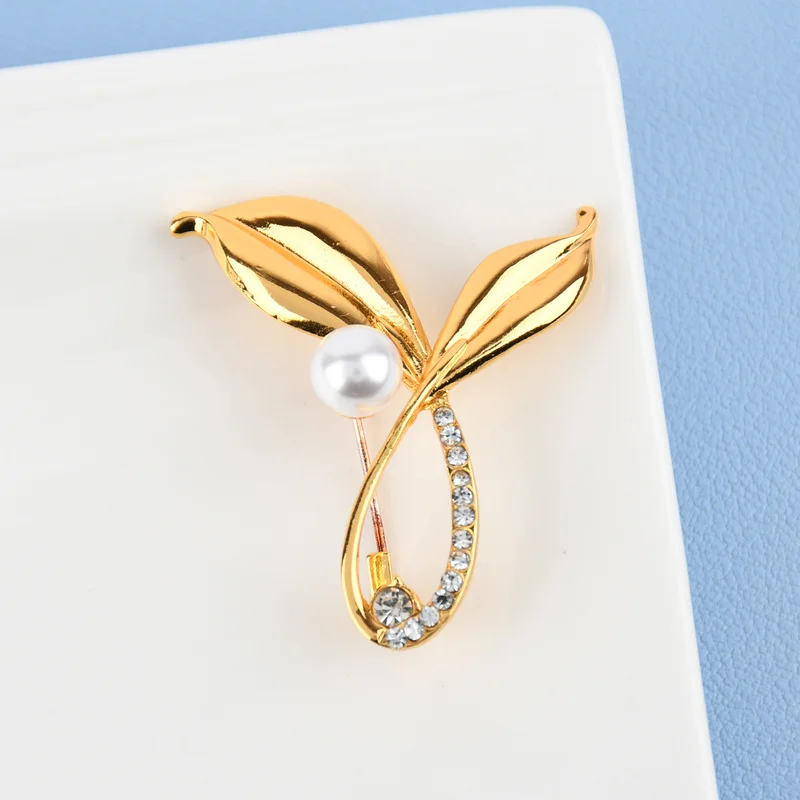 Брошь со стразами и жемчугом в виде сусального золота для женщин роскошный сплав