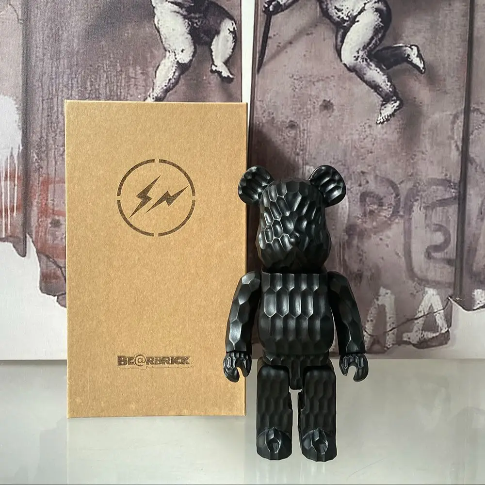 

Bearbrick, 400%, фрагмент каримоку х (резное дерево) из черного эбенового дерева, ручная работа, эбеновый материал, высота 28 см, коллекционная фигурка, подарок, кукла