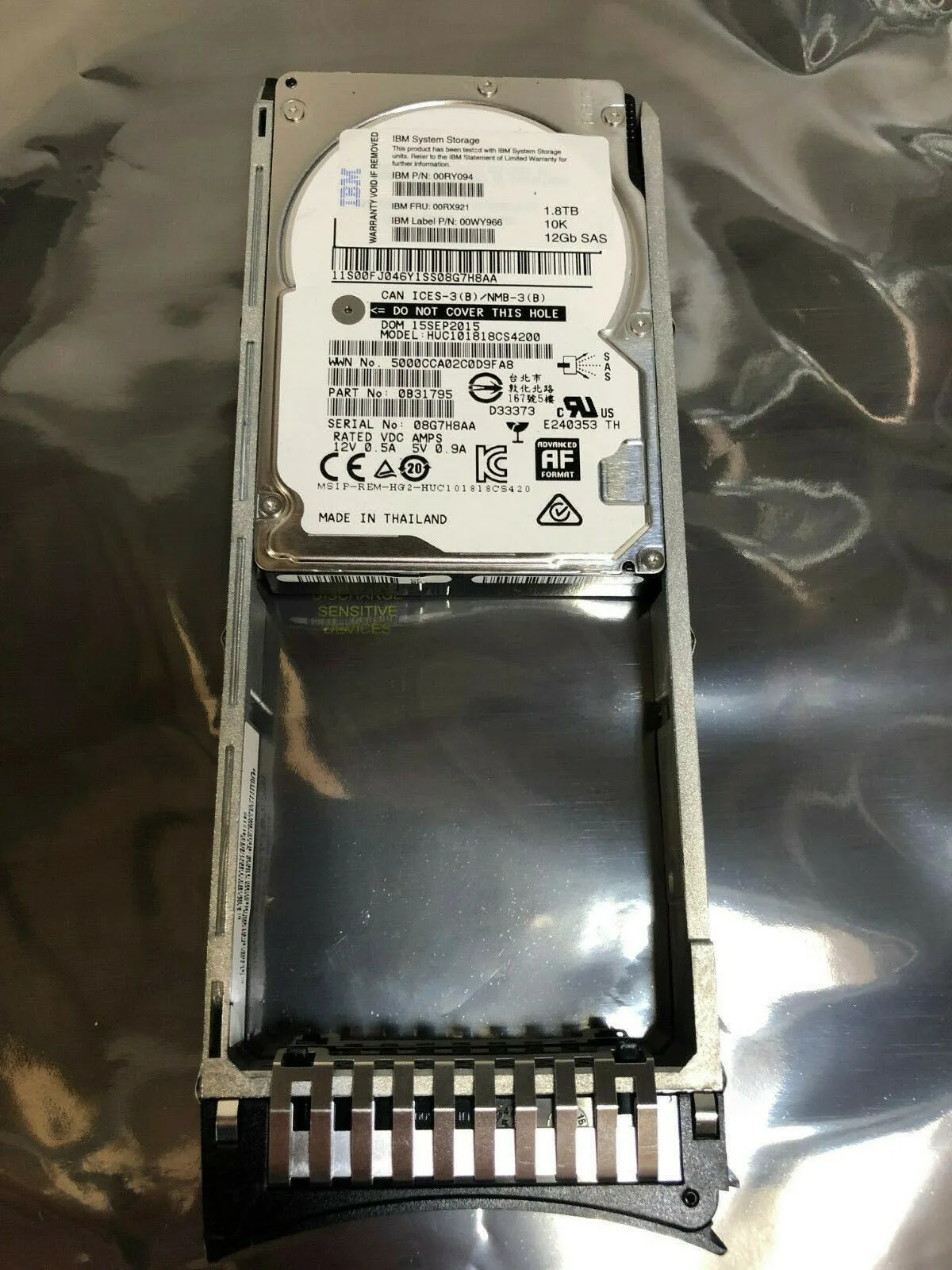 

Жесткий диск IBM 00RX921 00RY094 00WY966 1,8 T 2,5 '12Gb 10K SAS V5000