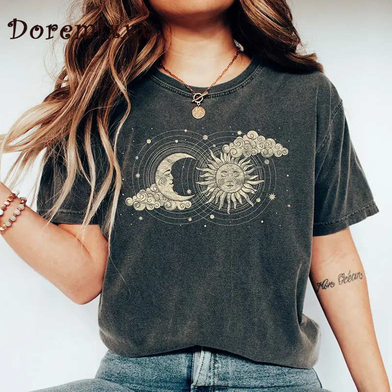 Футболка женская оверсайз с изображением Солнца и Луны