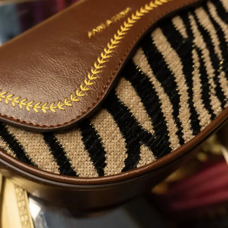 Luxurious Retro Zebra Striped Saddle Handbag Women's Bag 2023 New Fashion Leather Purse Satchels Sac