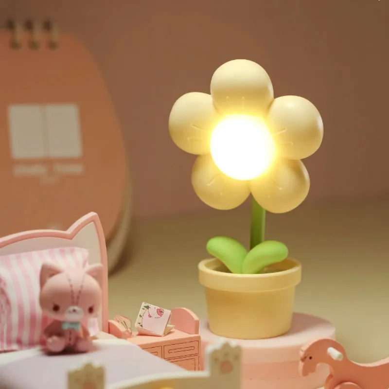 

Миниатюрный светодиодный ночник в виде цветка, милая маленькая настольная лампа, настольное украшение, прикроватный светильник для спальни, детская игрушка, праздничный подарок для детей