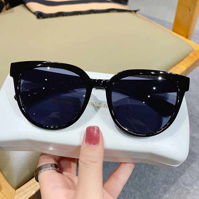 

Солнечные очки в стиле ретро UV400 женские, модные большие круглые солнцезащитные аксессуары в винтажном стиле, с защитой от ультрафиолета, ро...
