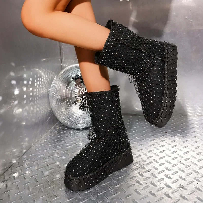 Замшевые женские зимние ботинки с кристаллами новые на плоской подошве и