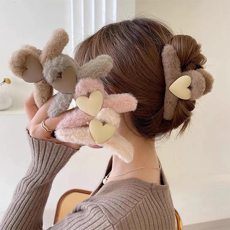 

Korean Autumn Winter Plush Hair Clip Women Girls Gentle Elegant Heart Accessories Hair Claw Back of The Head Large Shark Clip