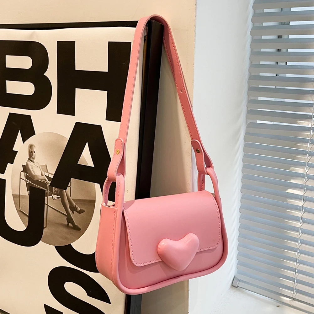 

PU Leather Crossbody Bag Solid Color Flap Female Commute Bag Love Clasp Simple Fashion Simple Fashion Handbags Shoulder Bag