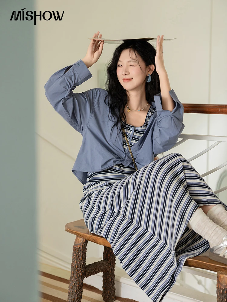 Женское трикотажное платье в полоску с круглым вырезом