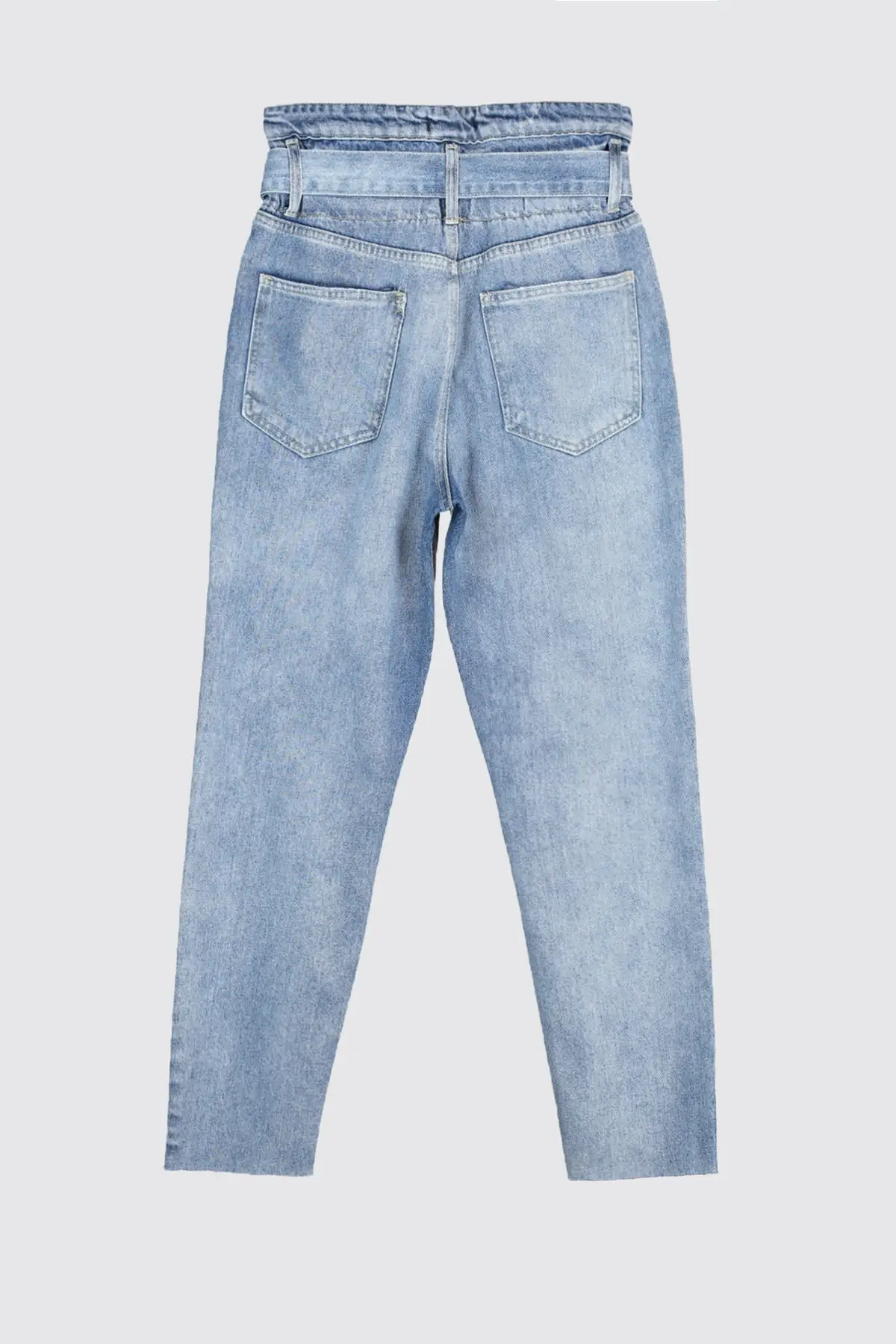 

Trendyol Arched Super High Waist Mom Jeans TWOSS20JE0352