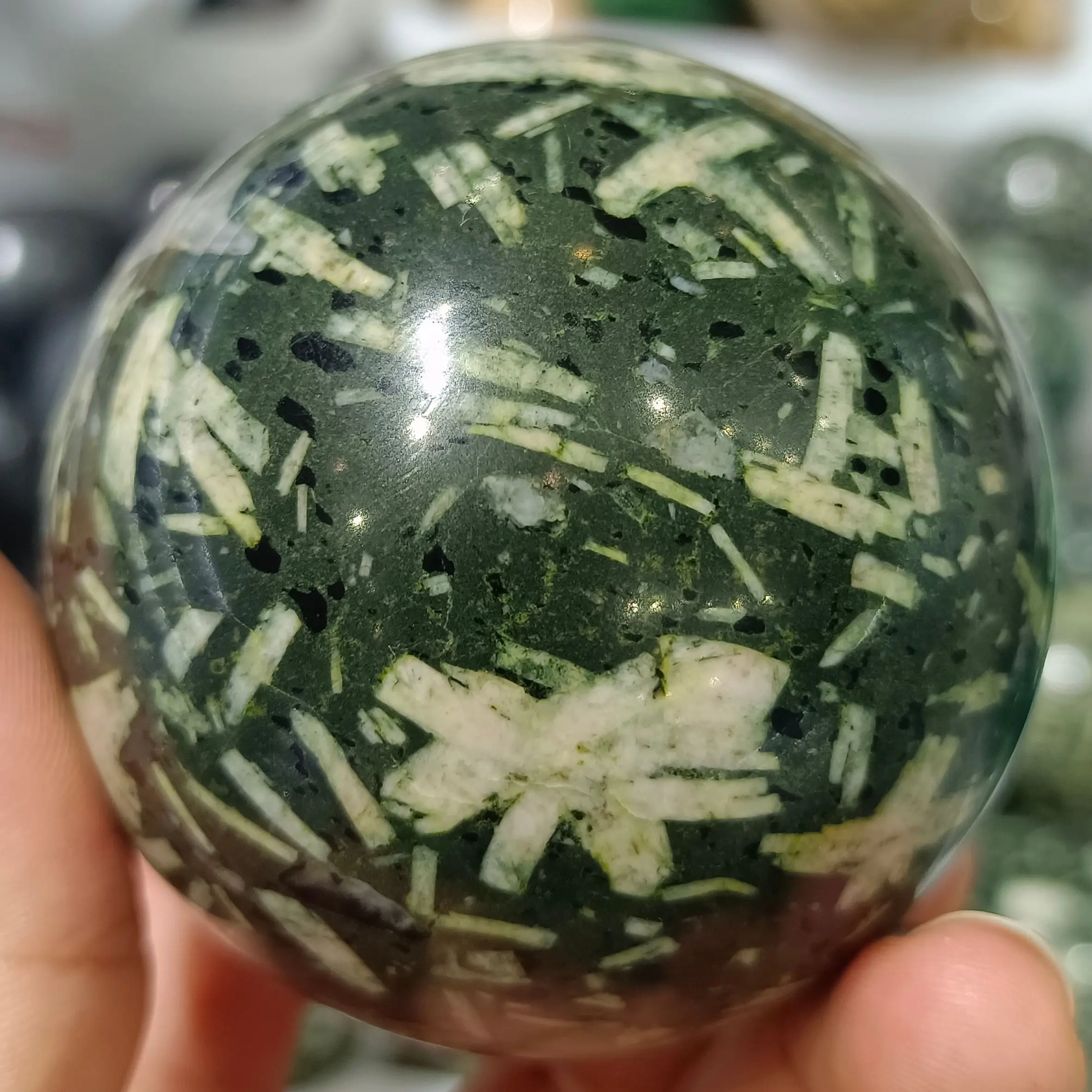 

Натуральный зеленый бамбуковый лист, камень, шар, ручная полировка, кристалл, энергетическое исцеление, украшение для дома и офиса, подарки ...