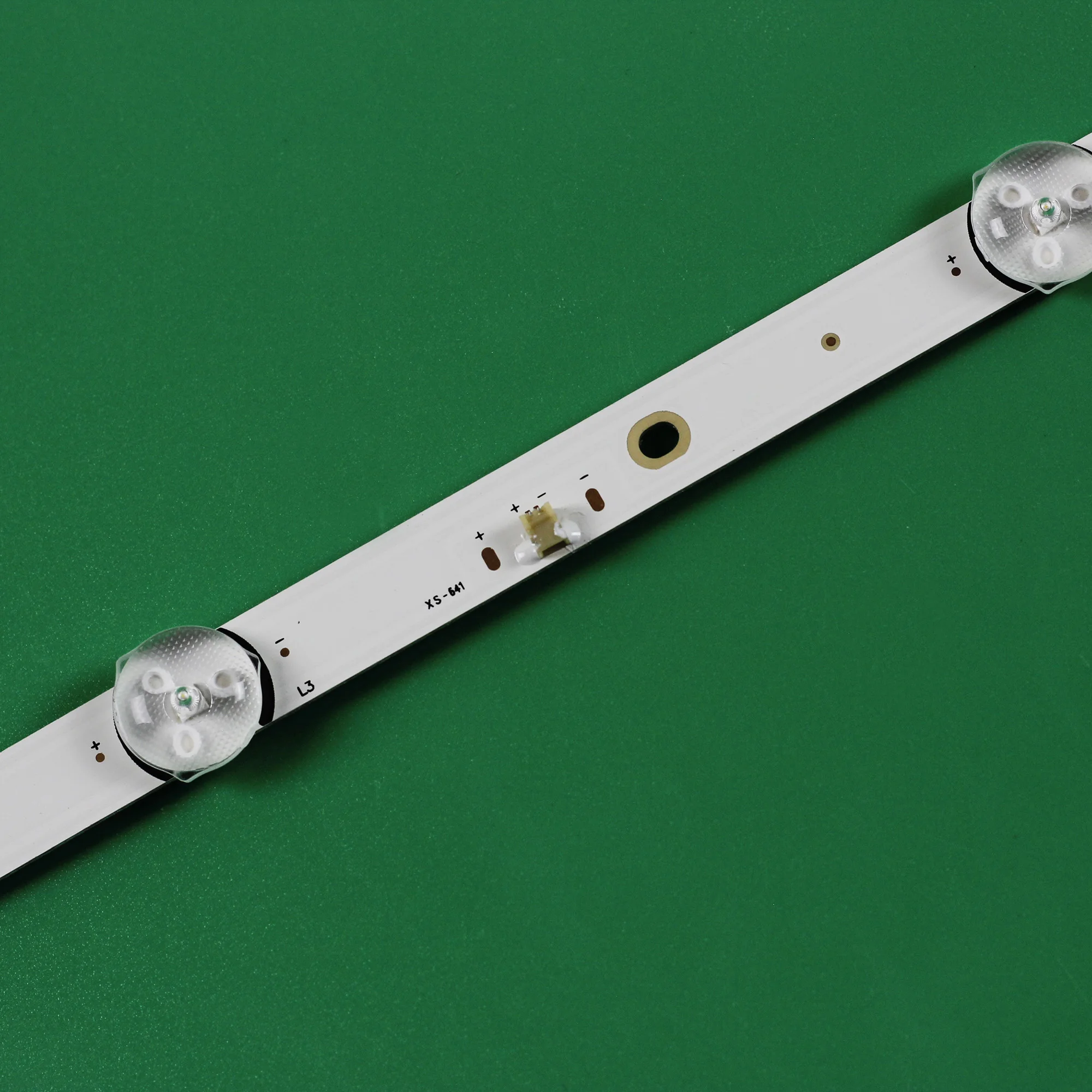 Лента светодиодной подсветки 8 ламп для PIXEL LE39Z1 JL.D 39042330 -006AS-M_V01 3080539 Z10DTZ003 MS-L1795