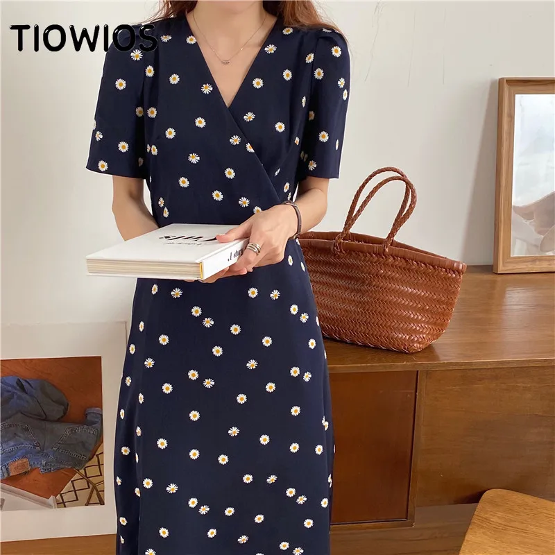 

TIOWIOS 2022 Woman Korean Summer Daisy V-neck French Floral Dress