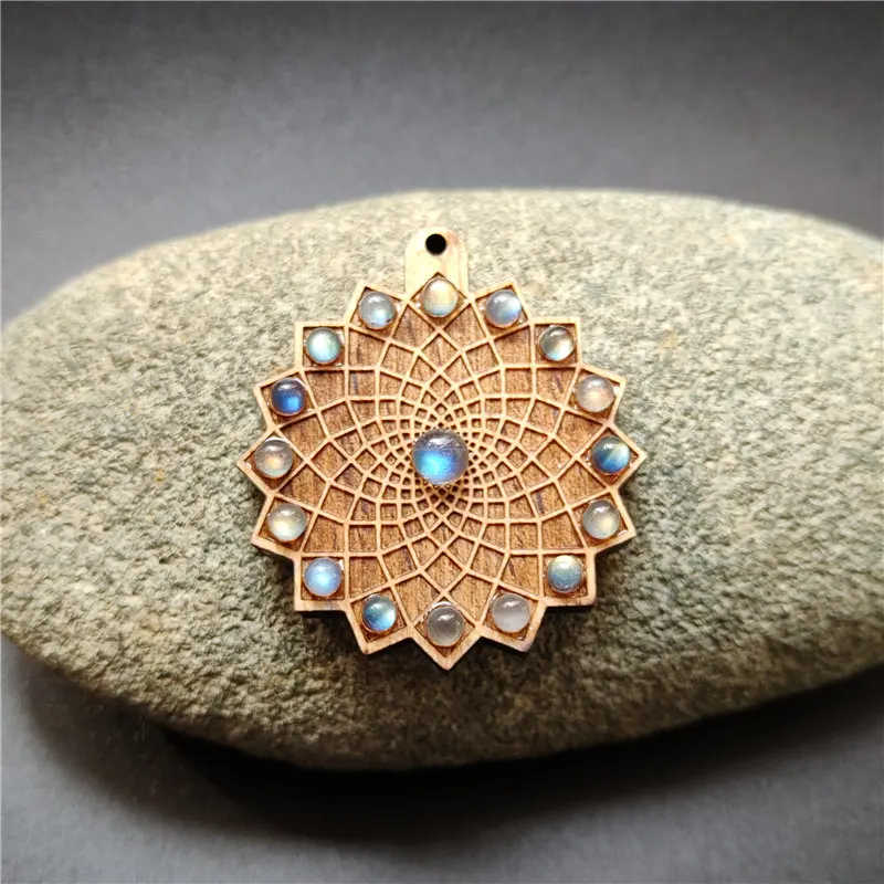 

FUWO Wholesale Gem Stone Magic Circle Beads Pendant Labradorite Crystal Quartz Energy Stone Beech Charm For Jewelry Making PD393