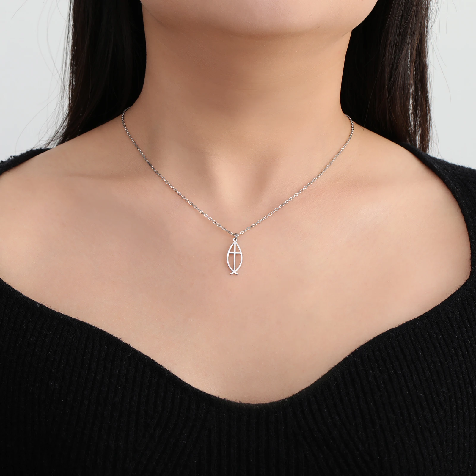 Unift Ожерелье женское из нержавеющей стали с крестом Иисуса и рыбками Крест в