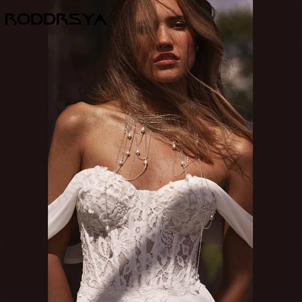 Фото Свадебное платье RODDRSYA в стиле бохо с открытыми плечами, элегантное кружевное ТРАПЕЦИЕВИДНОЕ шифоновое платье для невесты с разрезом и вырезом сердечком Свадебное платье невесты в стиле бохо  Элегантное кружевное пл №5