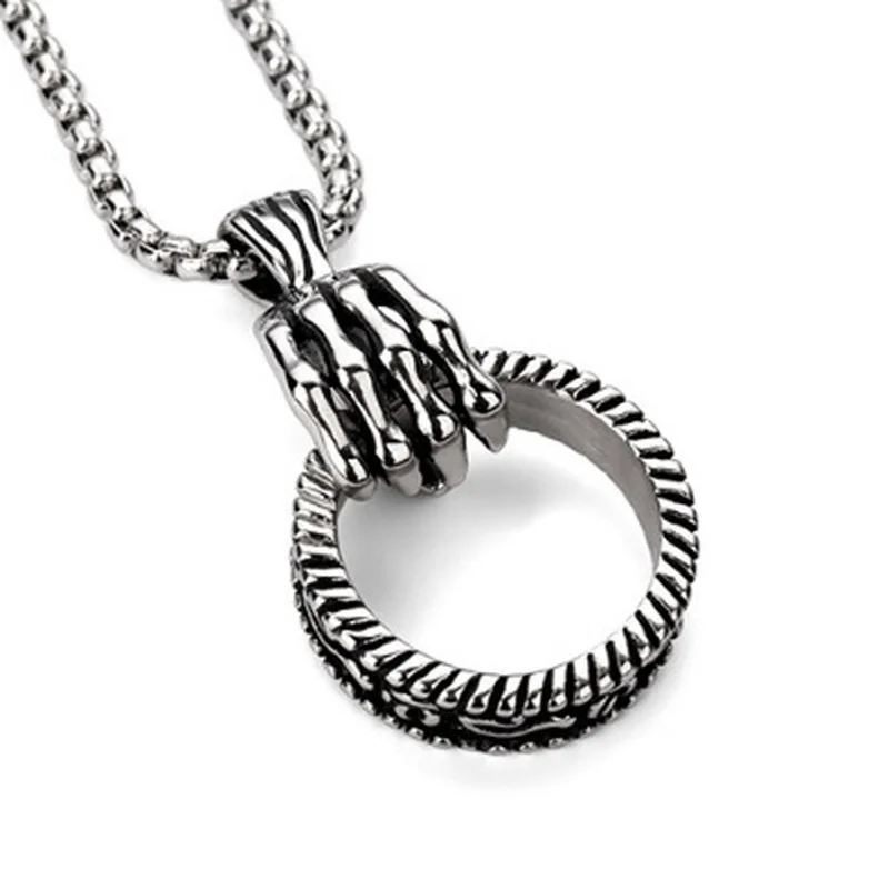 

Retro Gothic Hand Bone Grab Circle Pendant Sliding Chain Necklace for Men Exquisite Alloy Punk Party Pendant Chain 2022 Trend