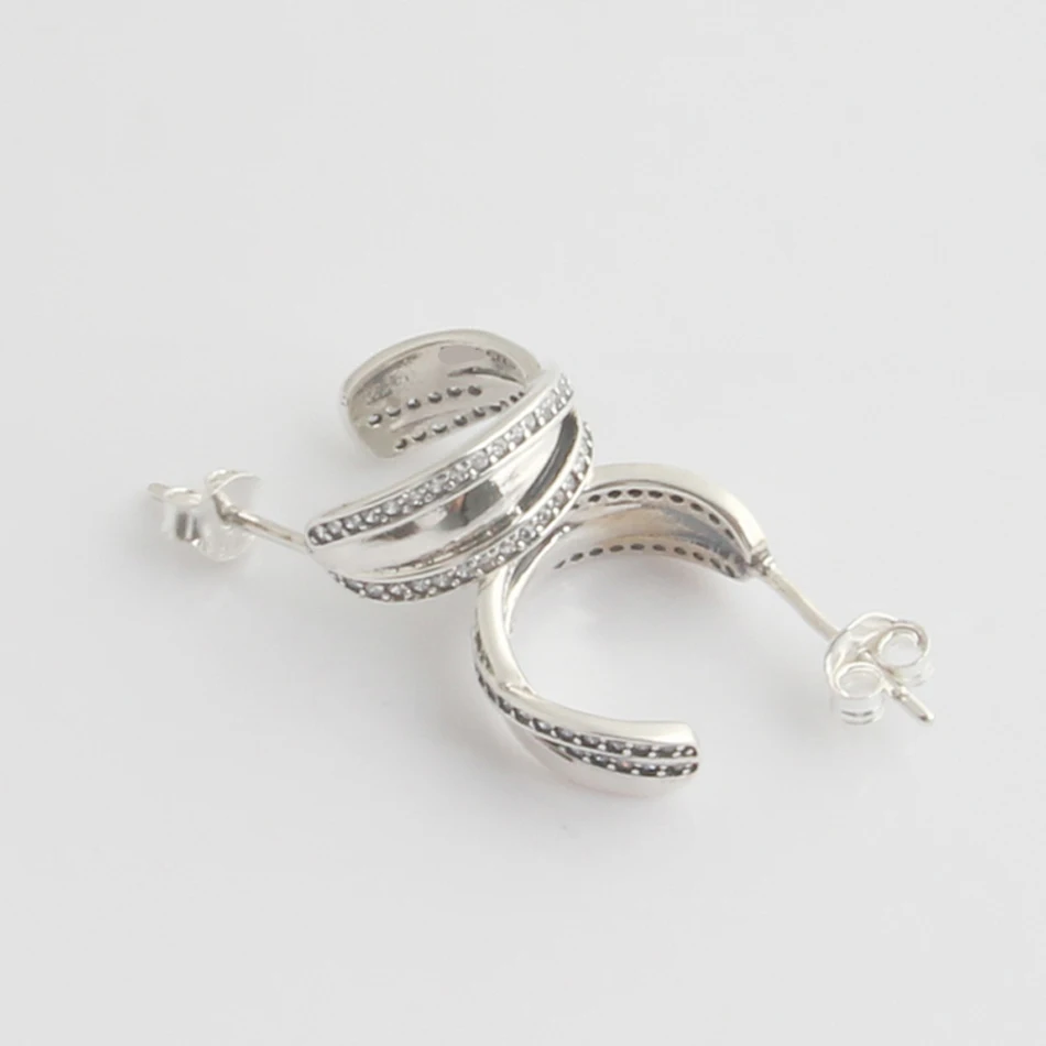 

Женские серьги-гвоздики из серебра 925 пробы с кристаллами