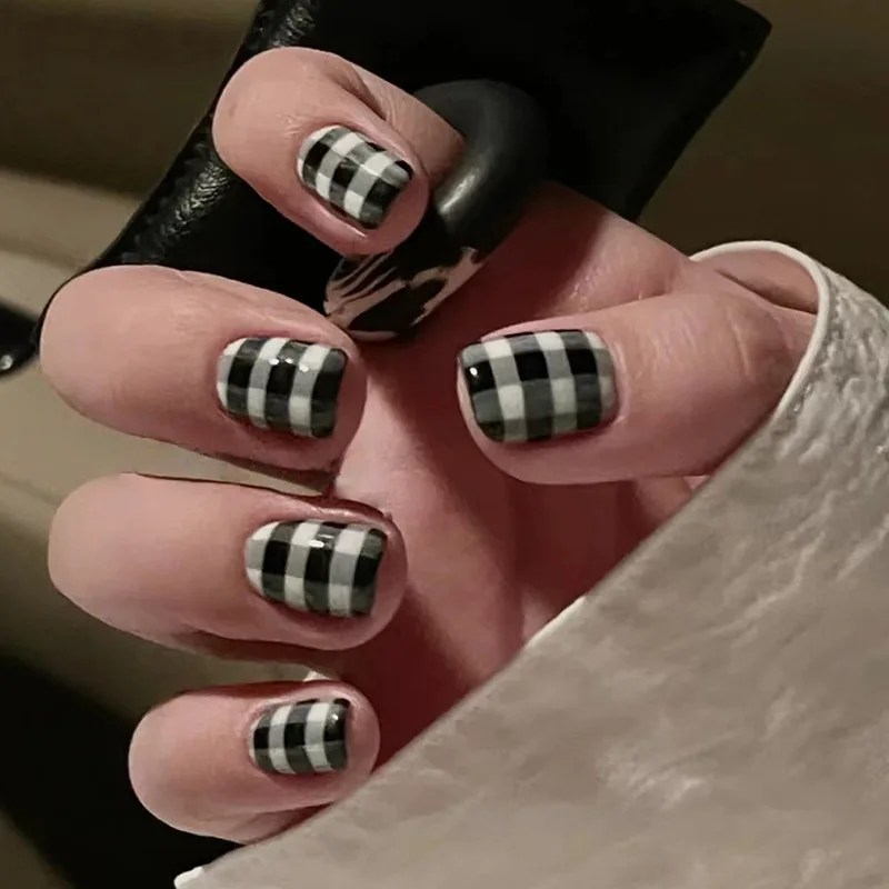 

24pcs fake nails black and white ash checkerboard plaid wearing nails manicure patches wearing nails accesories